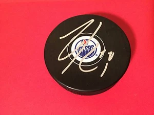 Zack Kassian Oilers Hockey Signed Auto Puck Holder Auto - Picture 1 of 1