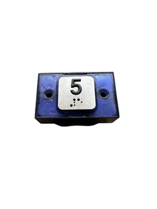 MAC PUARSA - square button 5 + braille - elevator / lift - Picture 1 of 2