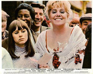 SMASHING TIME ORIGINAL BRITISH LOBBY CARD LYNN REDGRAVE RITA TUSHINGHAM