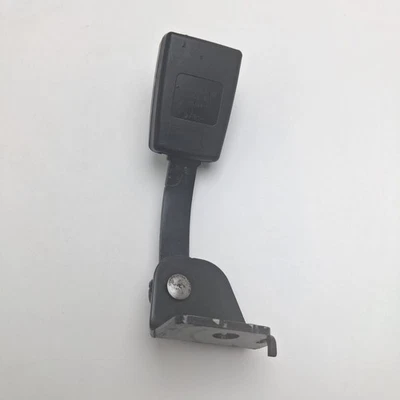 Пряжка заднего левого сиденья 2011 BMW 750 Li F01, F02 740 i 722085702 34057351 - Изображение 1 из 4