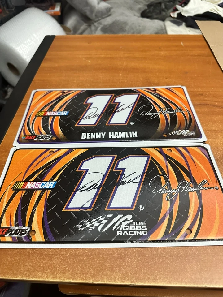 Lote de 2 placas firmadas por Denny Hamlin lata NASCAR Joe Gibbs naranja Foto 1 de 3