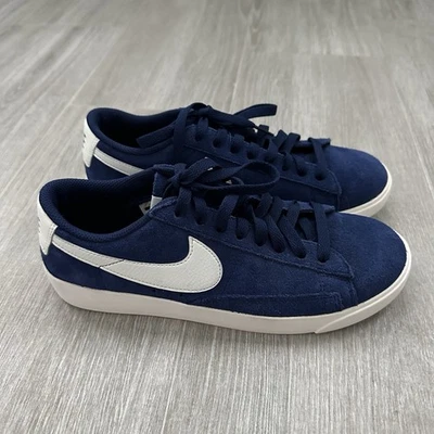 Mujer Nike Blazer Zapatilla Baja Mujer Talla 8.5 Azul Blanco AV9373-407 Excelente Estado Foto 1 de 4