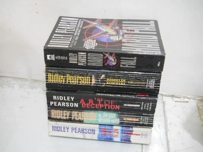 Lot of 5 Ridley Pearson paperbacks  ~ normal wear , no duds~ Ships Boxed  Foto 1 de 4