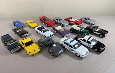 Mixed Lot of 16 Used Vintage Die-Cast 1:40 Scale (+/-) Classic Cars - Image 1 of 4
