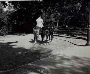 PHOTO VINTAGE Man Riding Horse B&W 1940’s Unknown Location? - Picture 1 of 3