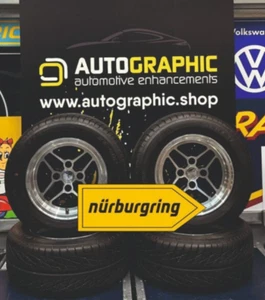 Señal de tráfico amarilla flecha direccional Nürburgring Motorsport - Imagen 1 de 5