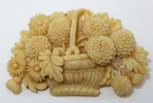 Vintage Japan Celluloid Plastic Flower Basket, Brooch or Pin, 2 1/4" x 1 1/2" - Picture 1 of 5