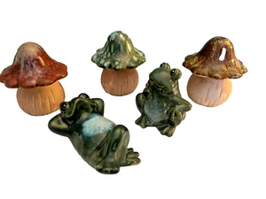 Juego de 5 estatuillas de cerámica esmaltada por goteo de setas y ranas jardín de hadas - Imagen 1 de 11