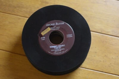 ARCHIE BLEYER "HERNANDO'S HIDEAWAY" 45 RPM 7" SINGLE G+ RECORD [D31-25] Foto 1 de 4