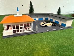 HO Howard Johnsons Motor Lodge Complete Set - Picture 1 of 8