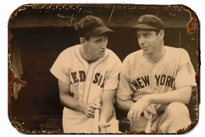 Letrero de hojalata de metal 8 x 12 - Leyendas de béisbol vintage de Joe DiMaggio y Ted William - Imagen 1 de 1
