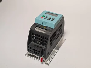 SIEMENS Sinamics G110 CPM110 - 6SL3211-0KB13-7BA1 VFD - Bild 1 von 4