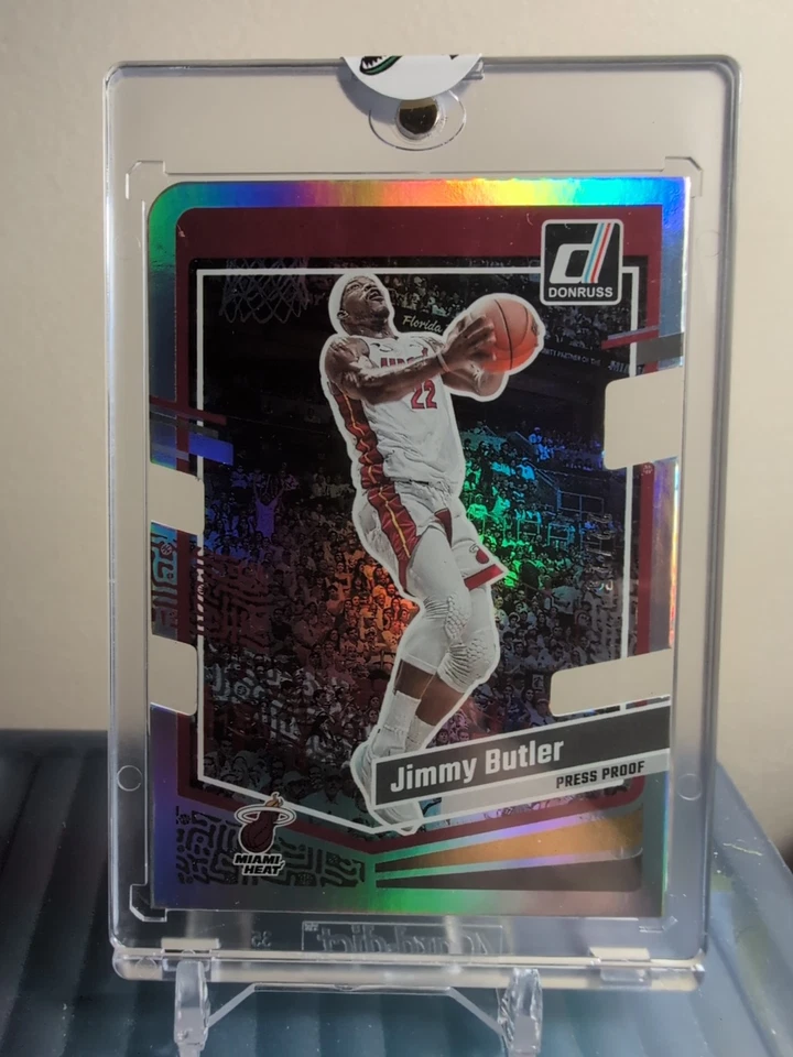 Camiseta deportiva Donruss Press Proof Jimmy Butler 2023-24 troquelada #22/25 ¡CALOR!! Foto 1 de 4
