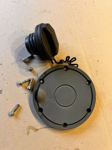Smart Fortwo 450 Tankdeckel Tankklappe Tankverschluss Tank Benzin 0001355V007 - Bild 1 von 3