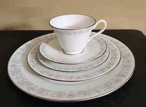 Vintage NEVER USED 5 Piece Place Setting Lenox Snow Lily Aka Oxford Eventide - Picture 1 of 15