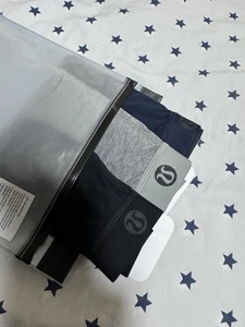 Lululemon ALWAYS IN MOTION Model Boxer 5". Pack of 3 Small - Picture 1 of 5