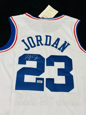 Camiseta deportiva de baloncesto All-Star de la NBA firmada por Michael Jordan certificado de autenticidad Foto 1 de 4