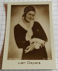 Film Star LIEN DEYERS | Portrait Photo - Trading Card #3682