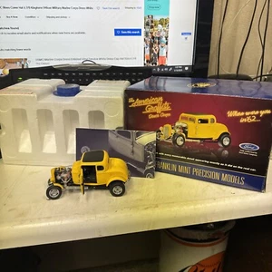 Franklin Mint 1932 American Graffiti Deuce Coupe Hot Rod 1:24 Box COA Gloves - Picture 1 of 13