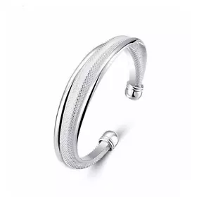 Hermoso brazalete plateado para mujer diseño tejido plateado vendedor del Reino Unido - Imagen 1 de 6