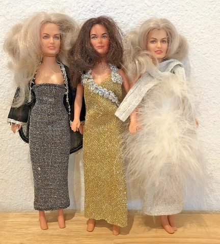 VINTAGE HASBRO 1977 CHARLIE'S ANGELS 2 JILLS 1 SABRINA IN OUTFITS ACTION FIGURES Cover