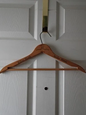 Cabide de madeira vintage 17" anúncio HILTON STATLER HOTELS "Volta ao Mundo" - Imagem 1 de 4