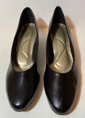 Zapato de oficina de vestir de tacón de salón para mujer Soft Style by Hush Puppies negro nuevo de stock Foto 1 de 4