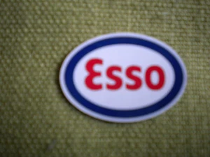 ESSO PETROL/OIL COMPANY PIN BADGE - Picture 1 of 1
