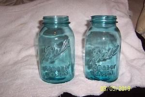 Menge 2 antike BALL PERFECT MASON Aqua getönte QUART EINMACHGLÄSER/ohne Deckel - Bild 1 von 2