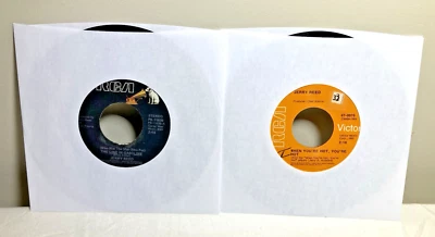 Lot of 2 Jerry Reed 45 RPM 7" Singles On RCA Victor 1971/1979 - Image 1 of 4