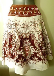 FALDA ANTROPOLOGY BOHO ALBAHACA Y MAUDO MARRÓN MARFIL ROJA Y CUENTAS DE ÓXIDO CÁSCARAS TALLA 2 - Imagen 1 de 11