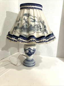 Vintage Delft Accent Lamp Matching Shade Blue & White Signed - Picture 1 of 16