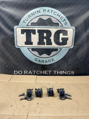 09-24 Infiniti Q50 Q60 G37 Rear Sway Bar Bushing And Hardware Set 54614-EG000 - Image 1 of 4