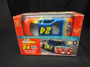 Revell SnapTite Pro Finish Jeff Gordon #24 Pepsi Monte Carlo Maßstab 1:24 Modell  - Bild 1 von 4