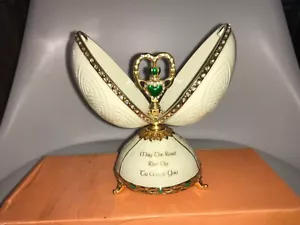 Irish Treasure Emerald Jewel Porcelain Musical Egg Crystals, 22K Plated Claddagh - Picture 1 of 8