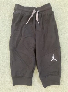 NWT Boys Nike Jordan Ultimate Flight 3/4 Black Pants S 8-10 Yrs & M 10-12 Yrs - Picture 1 of 7