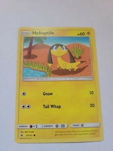 Juego de Cartas Coleccionables Pokémon Helioptile Luz Prohibida 37/131 Regular Común .08 - Imagen 1 de 6