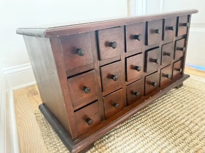 Cofre boticario vintage de madera dura con 18 cajones Foto 1 de 4
