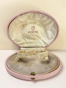 TUDOR Vintage Watch ‘Clam Shell’ Presentation Box Storage Pink Ladies - Picture 1 of 2