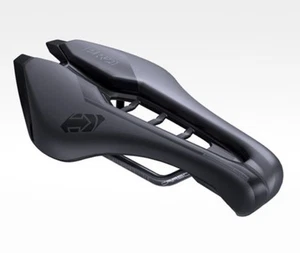 Shimano Pro TSA 1.1 132mm Triathlon Saddle Black Carbon Rail PRSA0377 - Picture 1 of 4