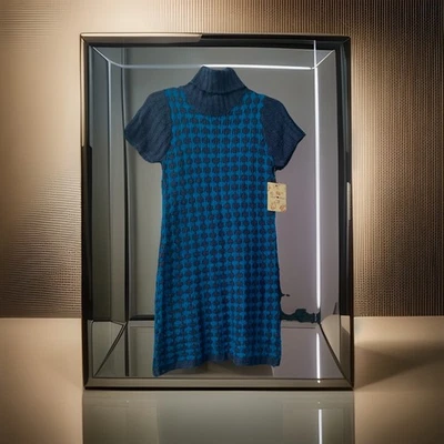 Vestido Suéter Derek Corazón Verde/Negro Tejido Suave Diseño Metálico Talla Med Suave  Foto 1 de 4