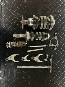 2006 yamaha yzf r1 ENGINE MOTOR TRANSMISSION TRANNY GEARS 5VY-17402-00-00 - Picture 1 of 9