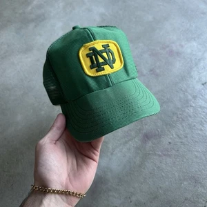 Vintage Notre Dame ND Trucker Mütze grün Mesh Snapback Cap gelbes Logo USA - Bild 1 von 8