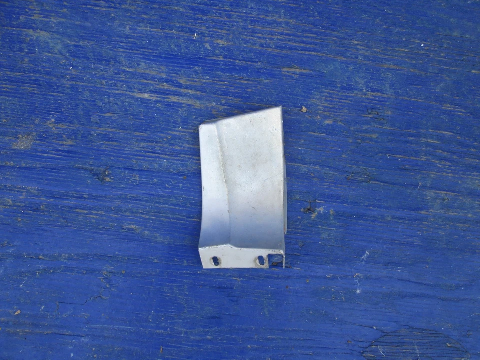 Ford Thunderbird 1968 1969 guardabarros delantero derecho nariz moldura OEM  Foto 1 de 1