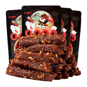 4 sacchetti tre scoiattoli bastoncini di manzo piccanti snack cinese 三只松鼠蜀香牛肉麻辣味 酣畅淋漓的麻辣感 - Foto 1 di 3