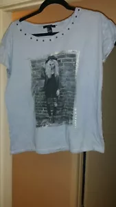 Light blue tee shirt studs around neck - Picture 1 of 2