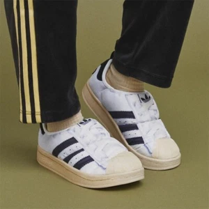 Adidas Originales Superstar Puffylette Todas las Tallas del Reino Unido Blanco Negro Tiza Nuevo en Caja ASSPLW - Imagen 1 de 17