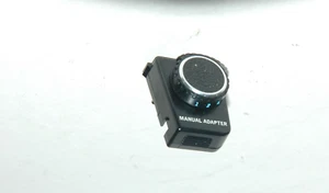 Olympus OM10 manual adaptor - Picture 1 of 2