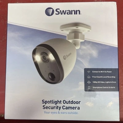 Swann SWIFI-SPOTCAM 1080p Spotlight Outdoor Security Camera - Image 1 of 4
