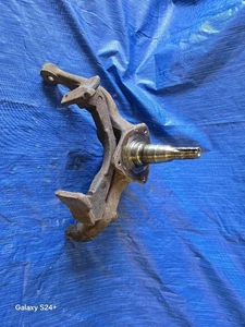 74 75 76 77 78 79 FORD THUNDERBIRD LEFT FRONT SPINDLE 73759 - Picture 1 of 2
